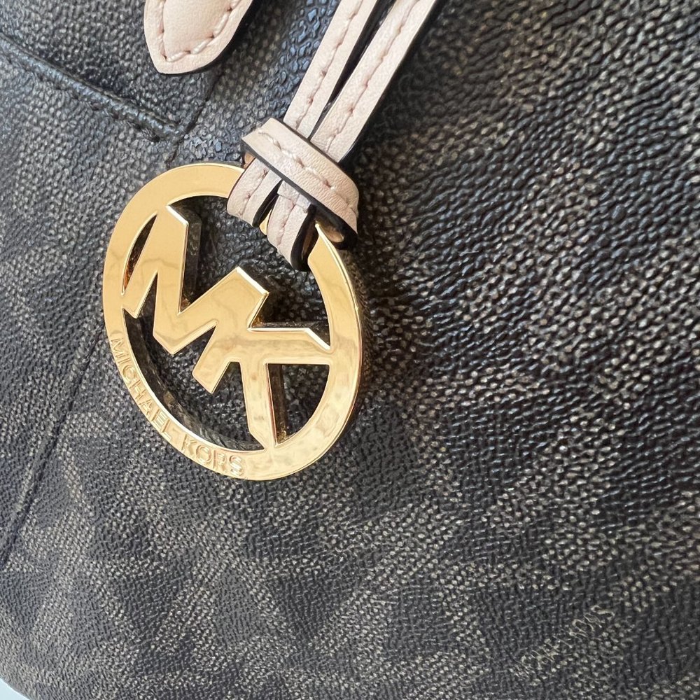 Michael Kors MK Signature and authentic  Shoulder Tote Bag - Picture 15 of 16